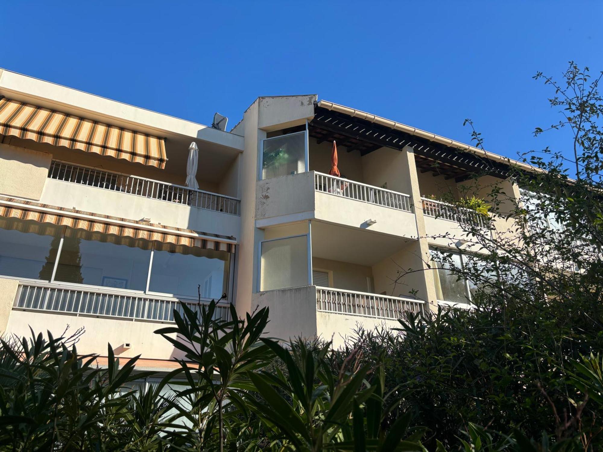 Apartment Proche Centre Climatise 4 Personnes *