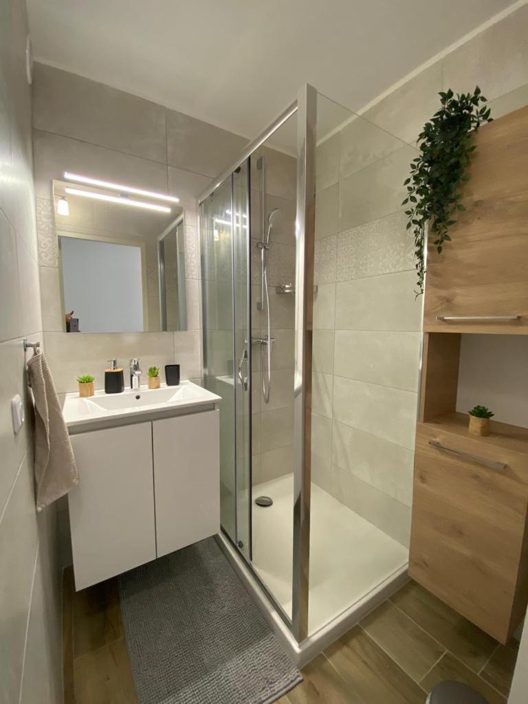 Apartment Proche Centre Climatise 4 Personnes *
