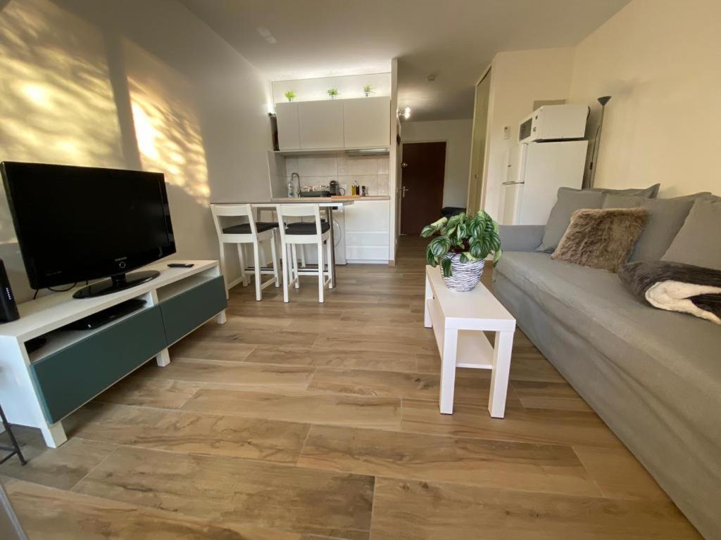 Proche Centre Climatise 4 Personnes *
